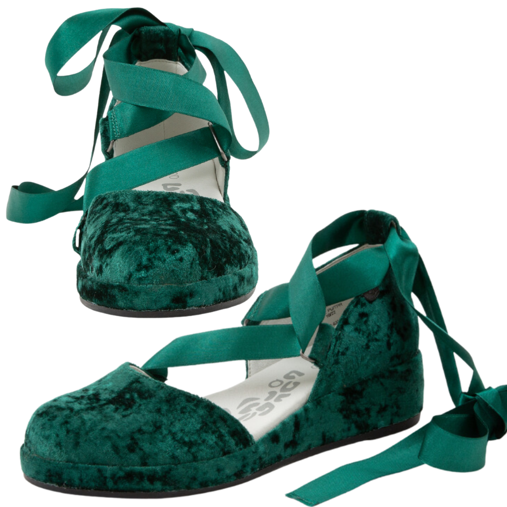 QUADSis Elaine Ballerinas Pine. Comfortable, sustainable, low heel ballerina wedge heel with adjustable satin ribbon. Genuine leather and luxurious velvet.