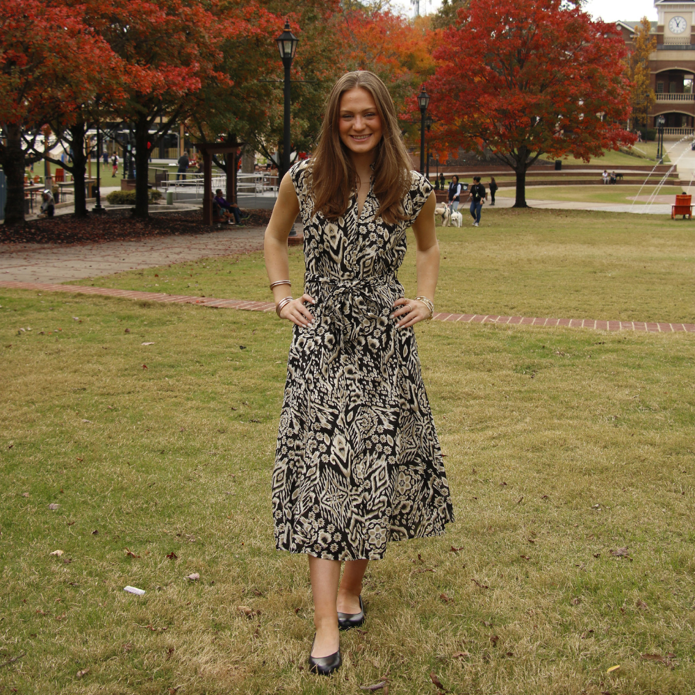QUADSis Ballet flat Black. Comfortable, sustainable, and lightweight with removeable leather tie. Genuine leather in black and soft gold.