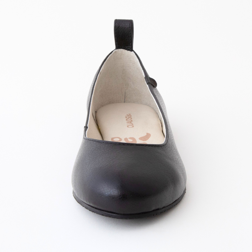 QUADSis Ballet flat Black. Comfortable, sustainable, and lightweight with removeable leather tie. Genuine leather in black and soft gold.