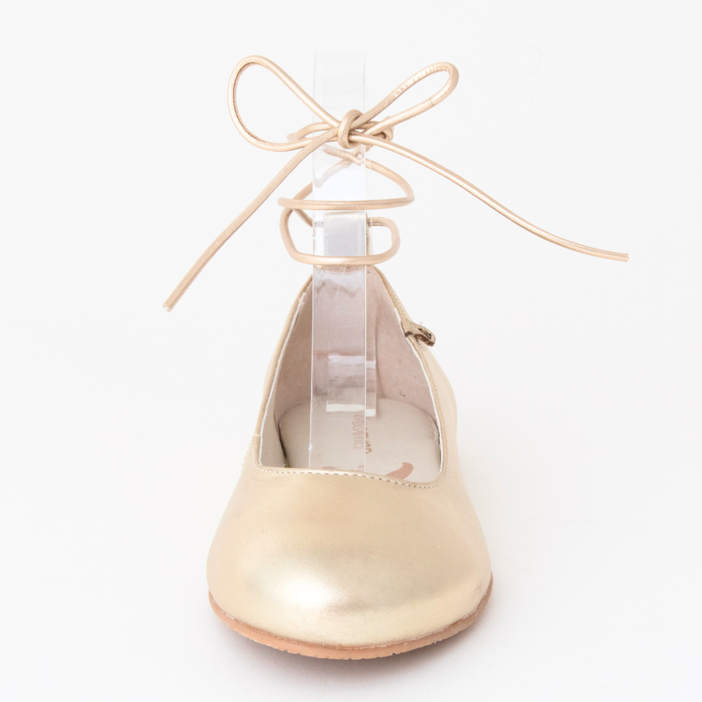 QUADSis Ballet flat Gold. Comfortable, sustainable, and lightweight with removeable leather tie. Genuine leather in black and soft gold.