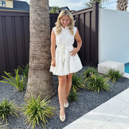 QUADSis Ballet flat Gold. Comfortable, sustainable, and lightweight with removeable leather tie. Genuine leather in black and soft gold.